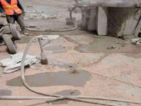 硚口水泥混凝土路面板底注浆技术 路面脱空注浆整治方案